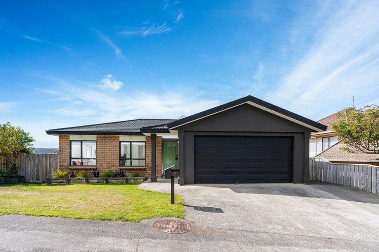 Photo of property in 39 Bowes Crescent, Strathmore Park, Wellington, 6022