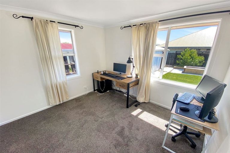 Photo of property in 11 Ian Place, Bishopdale, Christchurch, 8053