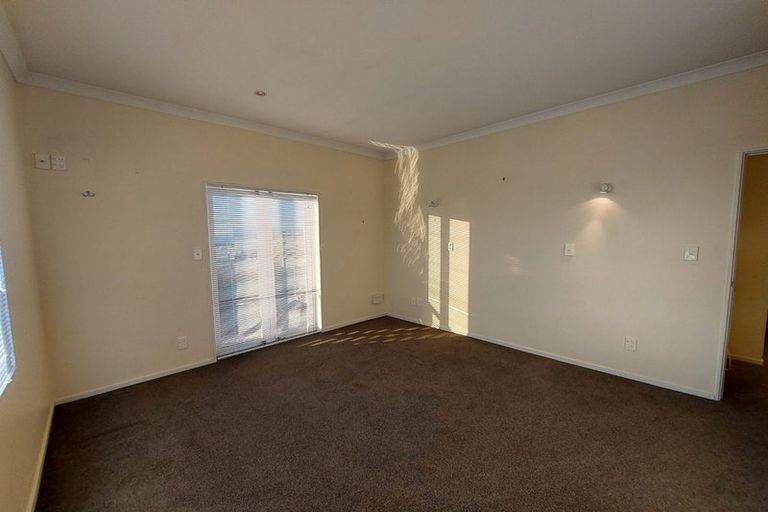 Photo of property in 25 Bayly Road, Moturoa, New Plymouth, 4310