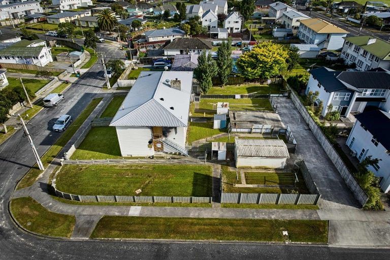 Photo of property in 2-8 Hanson Grove, Stokes Valley, Lower Hutt, 5019