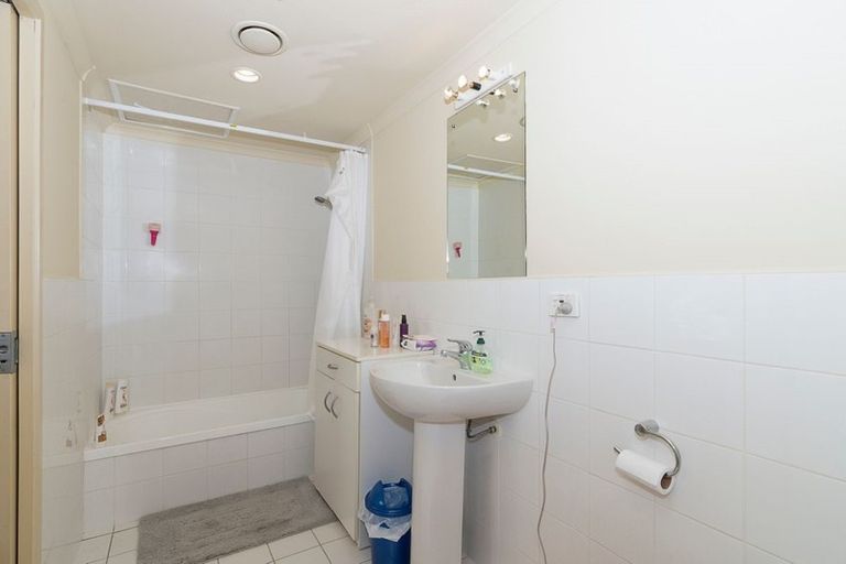 Photo of property in The Rennaissance, 16e/18 Ronwood Avenue, Manukau, Auckland, 2104