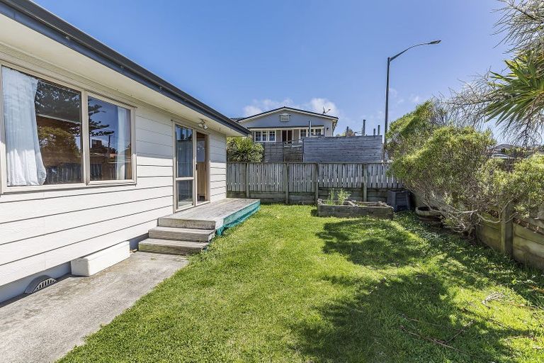 Photo of property in 2 Dimock Street, Titahi Bay, Porirua, 5022