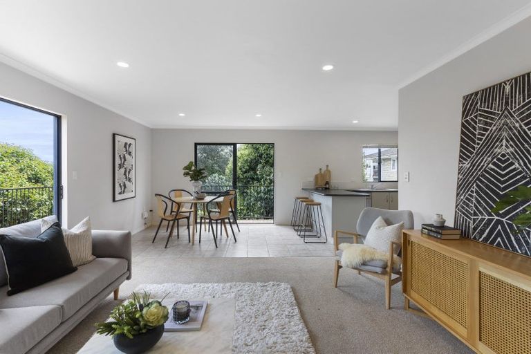 Photo of property in 77a Stott Avenue, Birkdale, Auckland, 0626