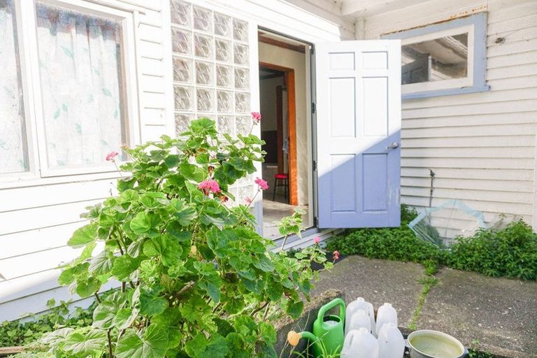 Photo of property in 47 Moa Point Road, Moa Point, Wellington, 6022