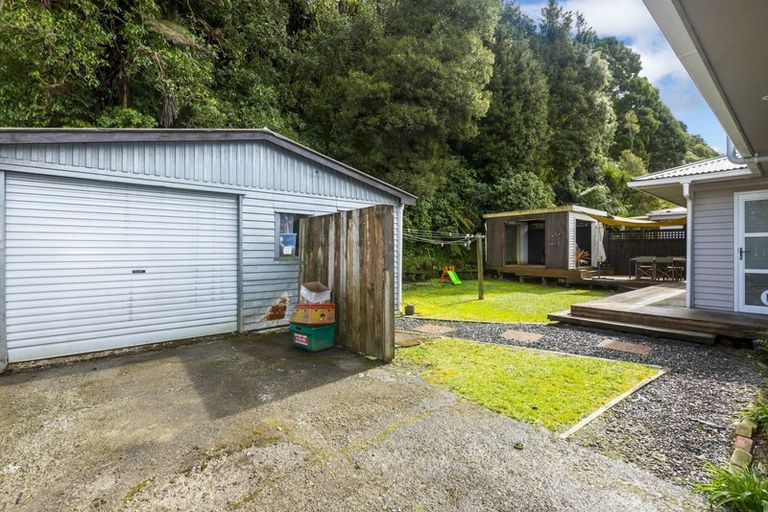 Photo of property in 22 Bridge Road, Birchville, Upper Hutt, 5018