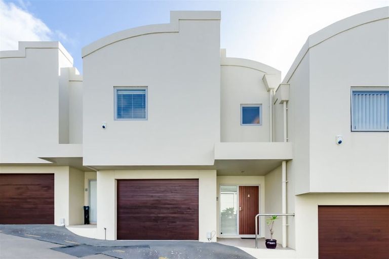 Photo of property in 4/1 Marine Parade, Paraparaumu Beach, Paraparaumu, 5032