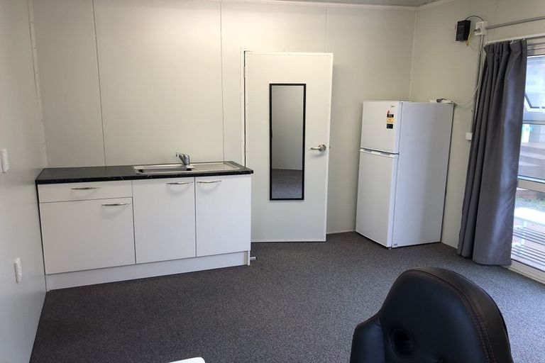 Photo of property in 54 Normanton Street, Glenfield, Auckland, 0629