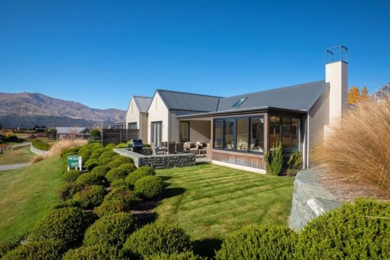 Photo of property in 7 Ogilvie Lane, Arrowtown, 9371