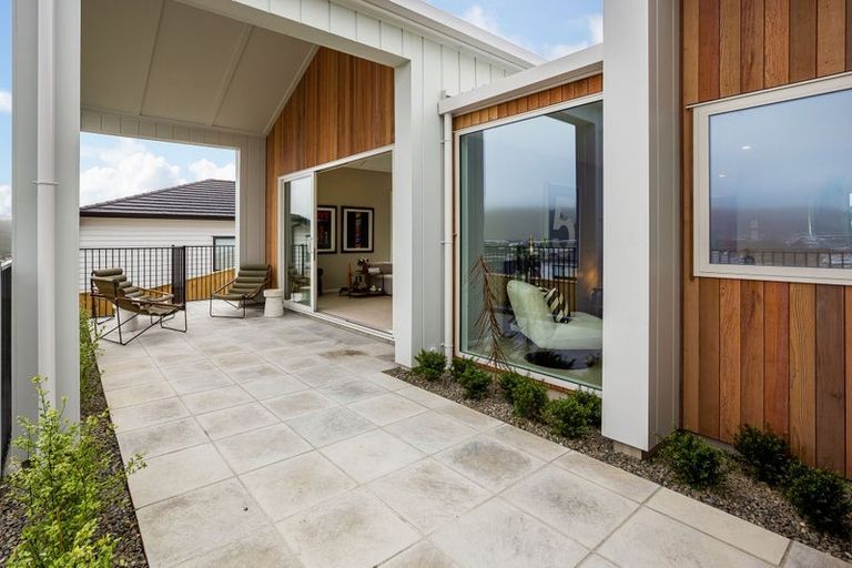 Photo of property in 28 Te Hoiere Street, Aotea, Porirua, 5024