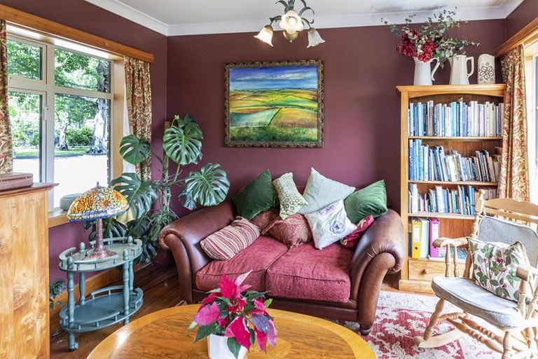 Photo of property in 19 Bowenvale Avenue, Cashmere, Christchurch, 8022