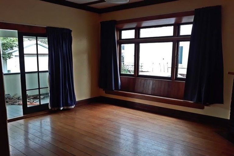 Photo of property in 243 College Street, West End, Palmerston North, 4412