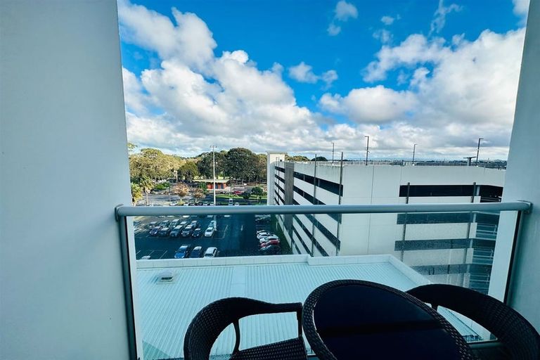 Photo of property in Proximity Apartments, 501/17 Osterley Way, Manukau, Auckland, 2104