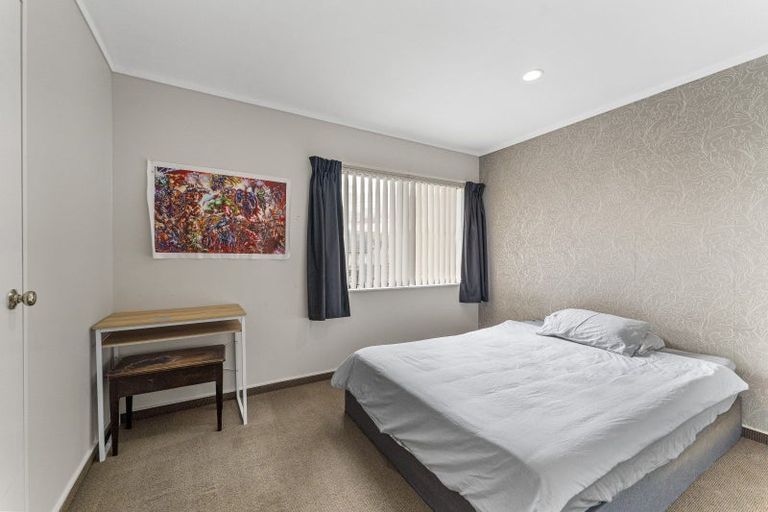 Photo of property in 36 Guildford Drive, Paraparaumu, 5032