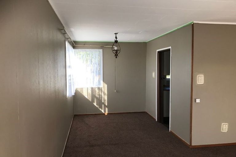 Photo of property in 11 Medina Place, Half Moon Bay, Auckland, 2012