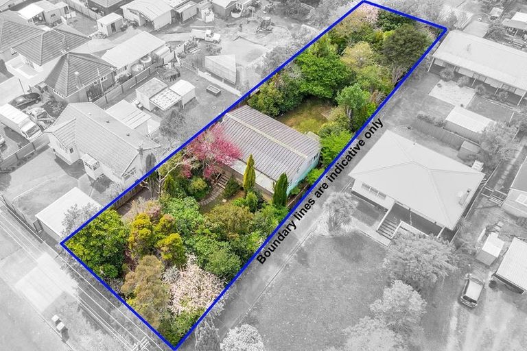 Photo of property in 12 Kamara Road, Glen Eden, Auckland, 0602