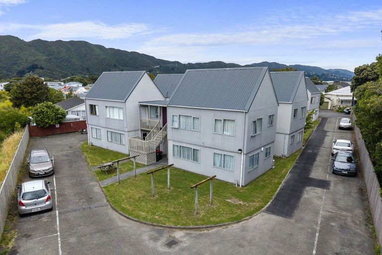 Photo of property in 71m Randwick Crescent, Moera, Lower Hutt, 5010