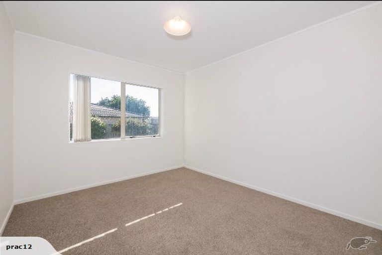 Photo of property in 3/28 Kelvin Road, Papakura, 2110