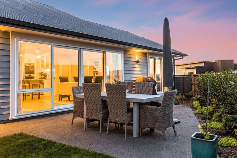 Photo of property in 45 Ken Douglas Drive, Aotea, Porirua, 5024