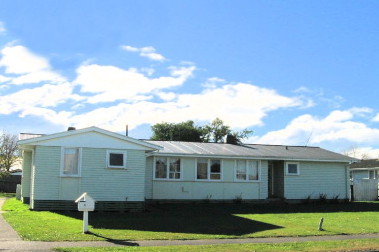 Photo of property in 41-43 Cottrell Crescent, Onekawa, Napier, 4110