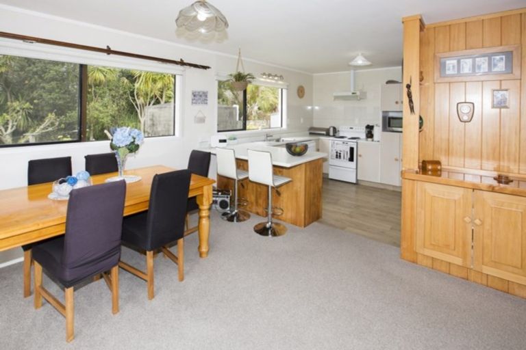 Photo of property in 4 Horniblow Road, Matakohe, 0594