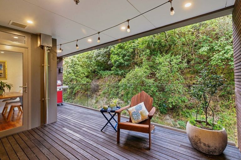 Photo of property in Patent 326 Apartments, 209s/326 Evans Bay Parade, Hataitai, Wellington, 6021