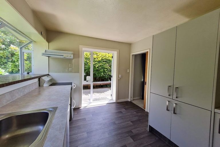 Photo of property in 23 Highfield Place, Avonhead, Christchurch, 8042