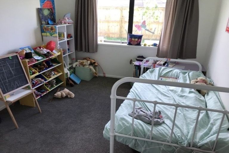 Photo of property in 3 Fred White Drive, Kumeu, 0810