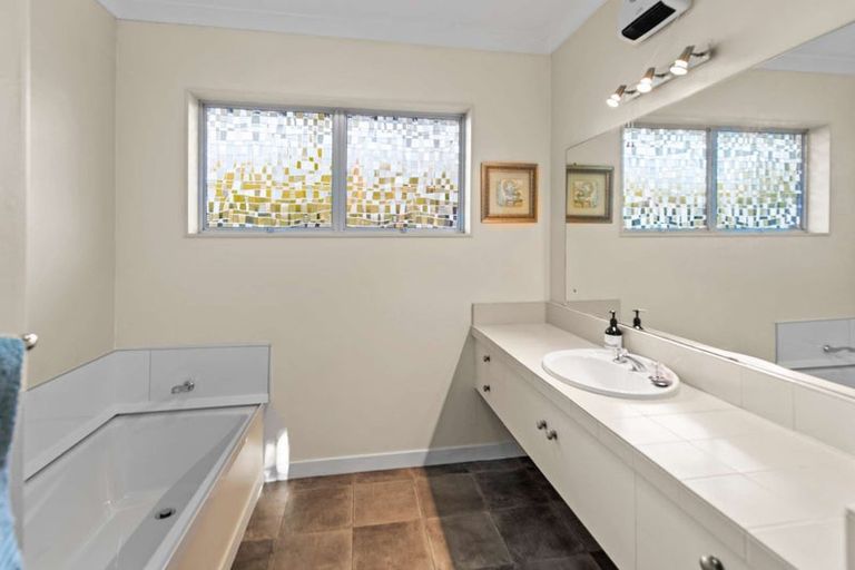 Photo of property in 60 Churchill Avenue, Hokowhitu, Palmerston North, 4410