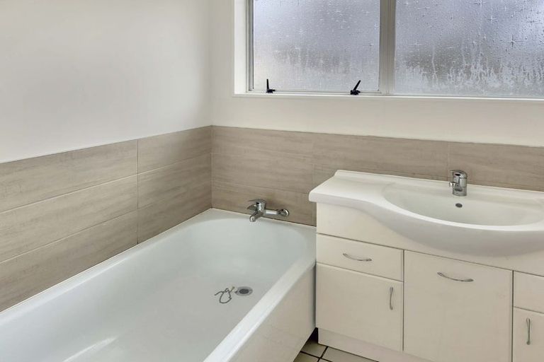 Photo of property in 26b Bauchop Road, Waterloo, Lower Hutt, 5011