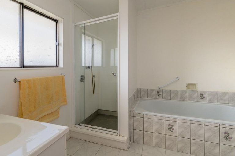 Photo of property in 15b Hadfield Street, Otaki, 5512