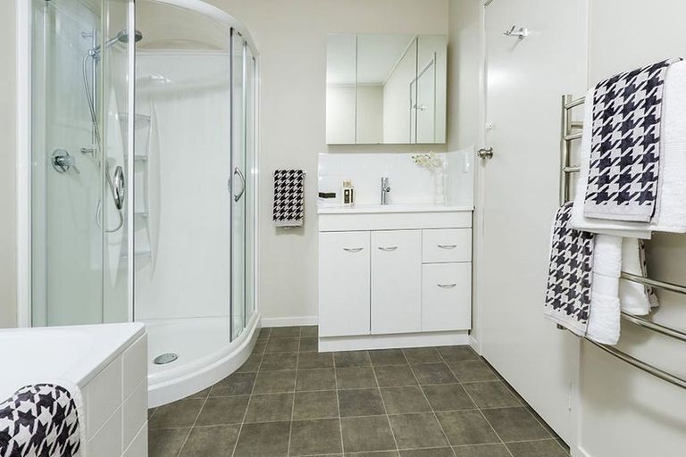 Photo of property in 97 Awaruku Road, Torbay, Auckland, 0630