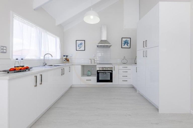 Photo of property in 78 Hyperion Drive, Randwick Park, Auckland, 2105