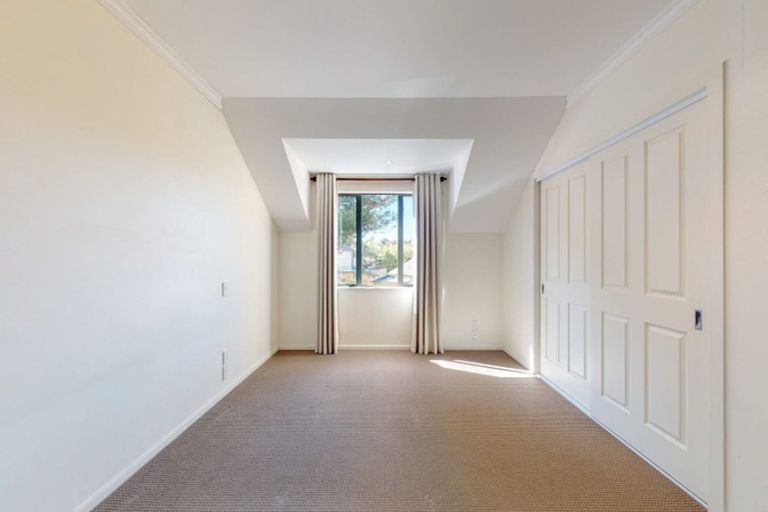 Photo of property in 35 Futuna Close, Karori, Wellington, 6012