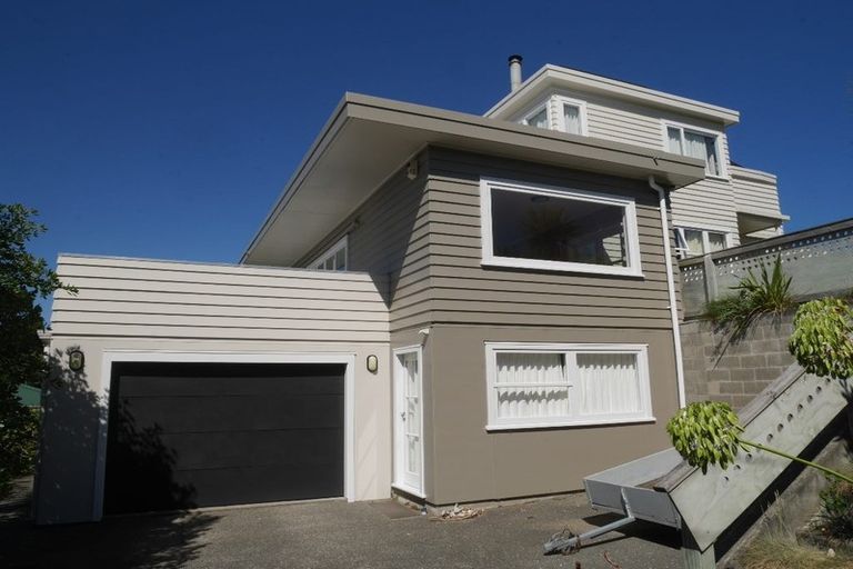 Photo of property in 18 Kirkway, Raumati Beach, Paraparaumu, 5032