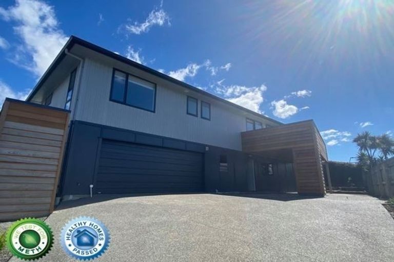 Photo of property in 115 Queens Road, Waikanae Beach, Waikanae, 5036