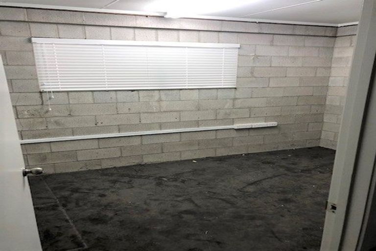 Photo of property in 7 Puawai Place, Northcote, Auckland, 0627