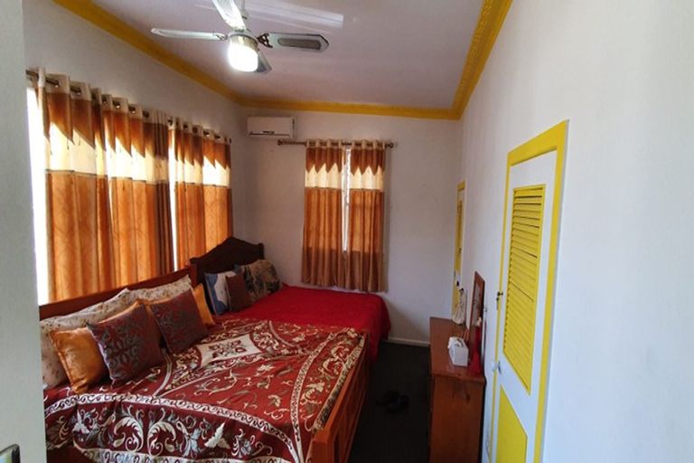 Photo of property in 385 West Coast Road, Glen Eden, Auckland, 0602