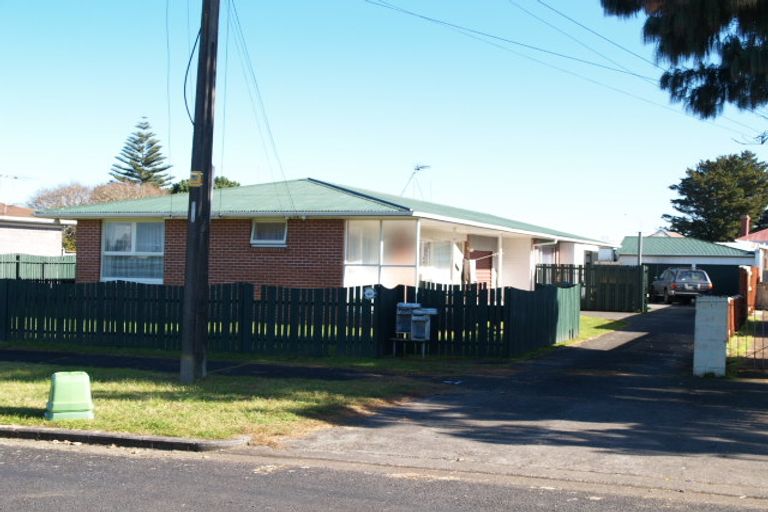 Photo of property in 2/10 Miami Street, Mangere East, Auckland, 2024