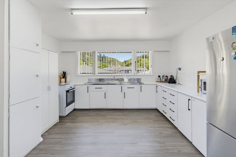 Photo of property in 51 Wairau Road, Picton, 7220