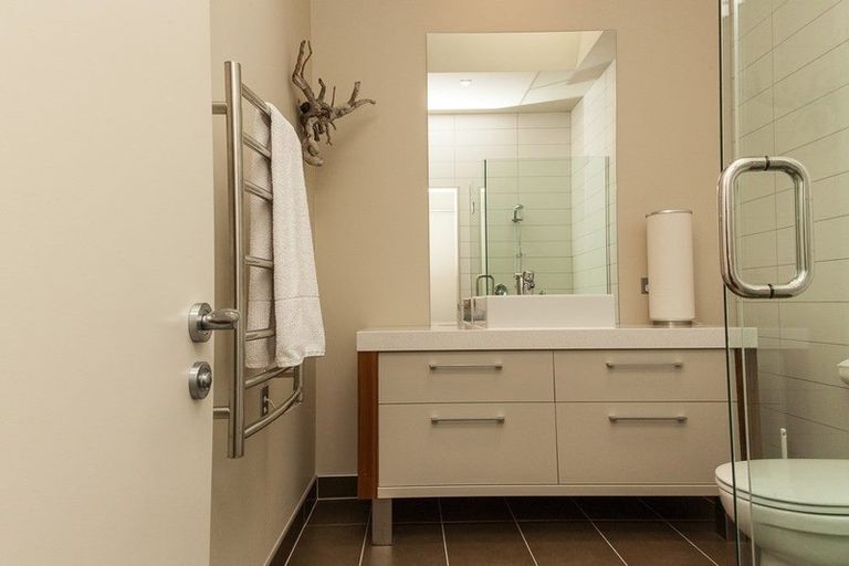 Photo of property in 26 Rannoch Drive, Jacks Point, Queenstown, 9371