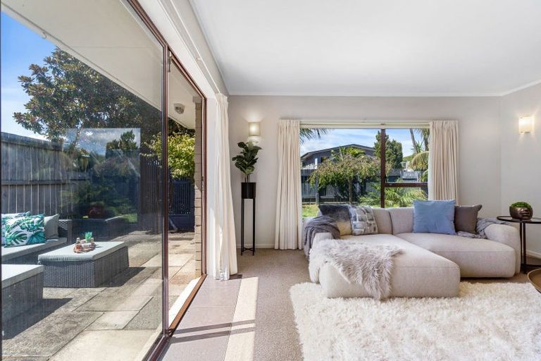 Photo of property in 1/19 Gulf Crest, Bucklands Beach, Auckland, 2012