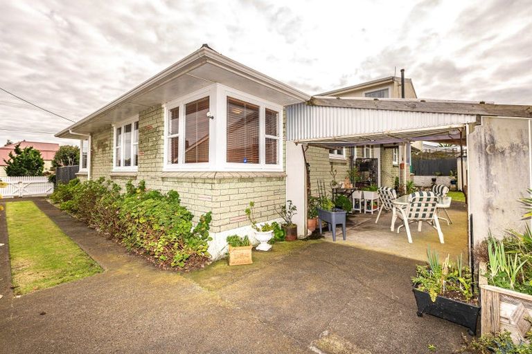 Photo of property in 39 Victoria Street, Patea, 4520