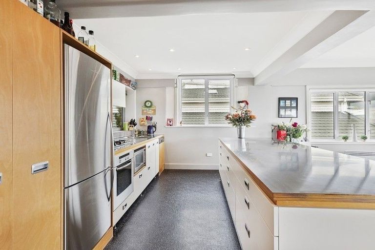 Photo of property in Samoa High Commission, 3/1 Wesley Road, Kelburn, Wellington, 6012