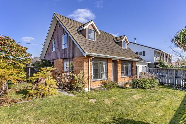 Photo of property in 1/16a Steadman Road, Broomfield, Christchurch, 8042