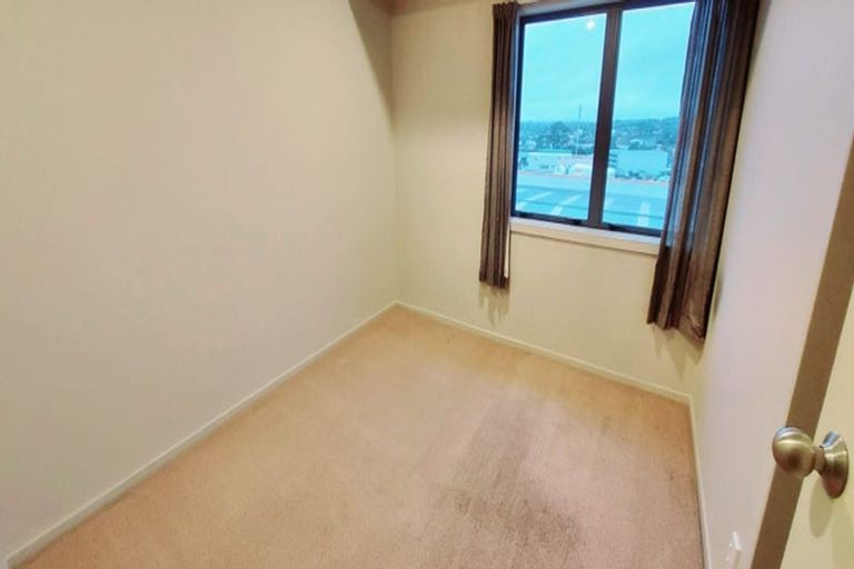 Photo of property in 5n/10 Crown Lynn Place, New Lynn, Auckland, 0600