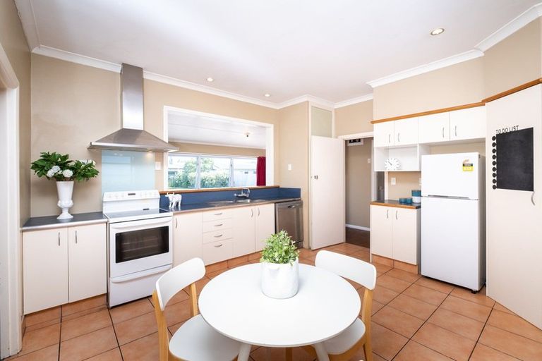 Photo of property in 6 Clifton Road, Haumoana, 4102