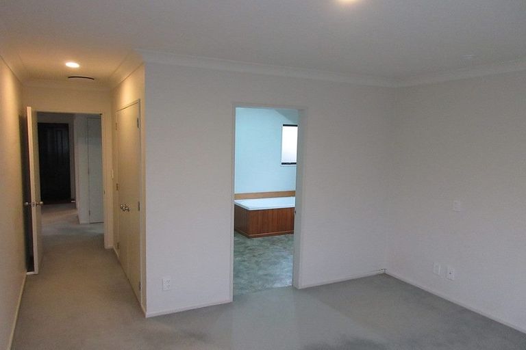 Photo of property in 6/15 Glanmire Road, Newlands, Wellington, 6037