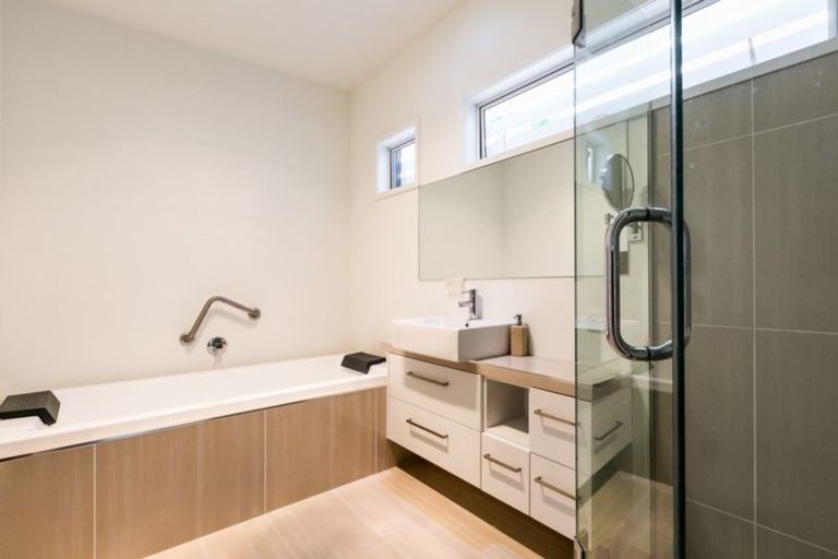 Photo of property in 3 Hikanui Drive, Havelock North, 4130