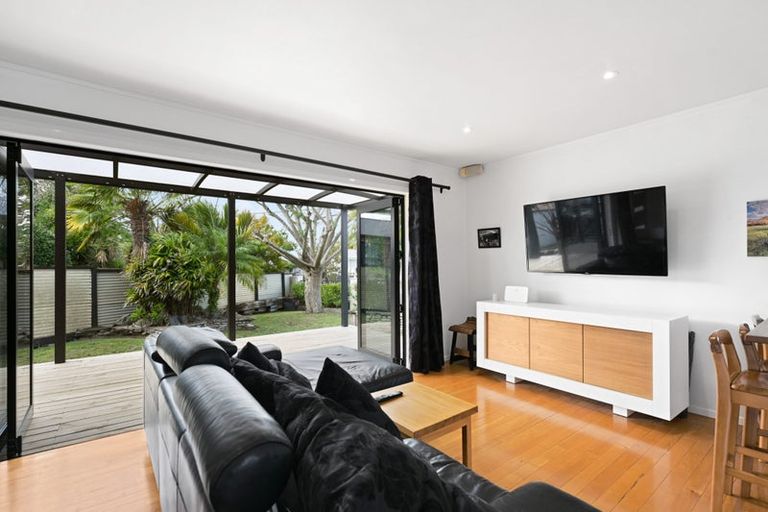 Photo of property in 42 English Street, St Andrews, Hamilton, 3200