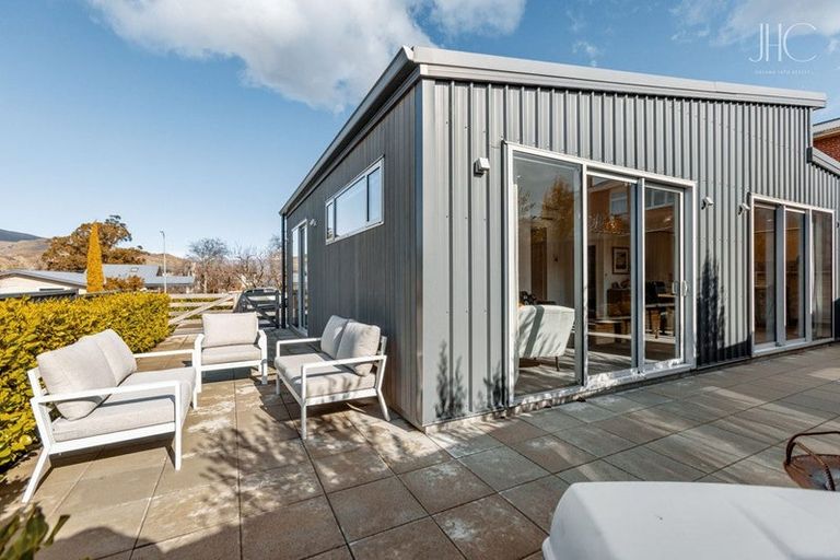 Photo of property in 53a Molyneux Avenue, Cromwell, 9310